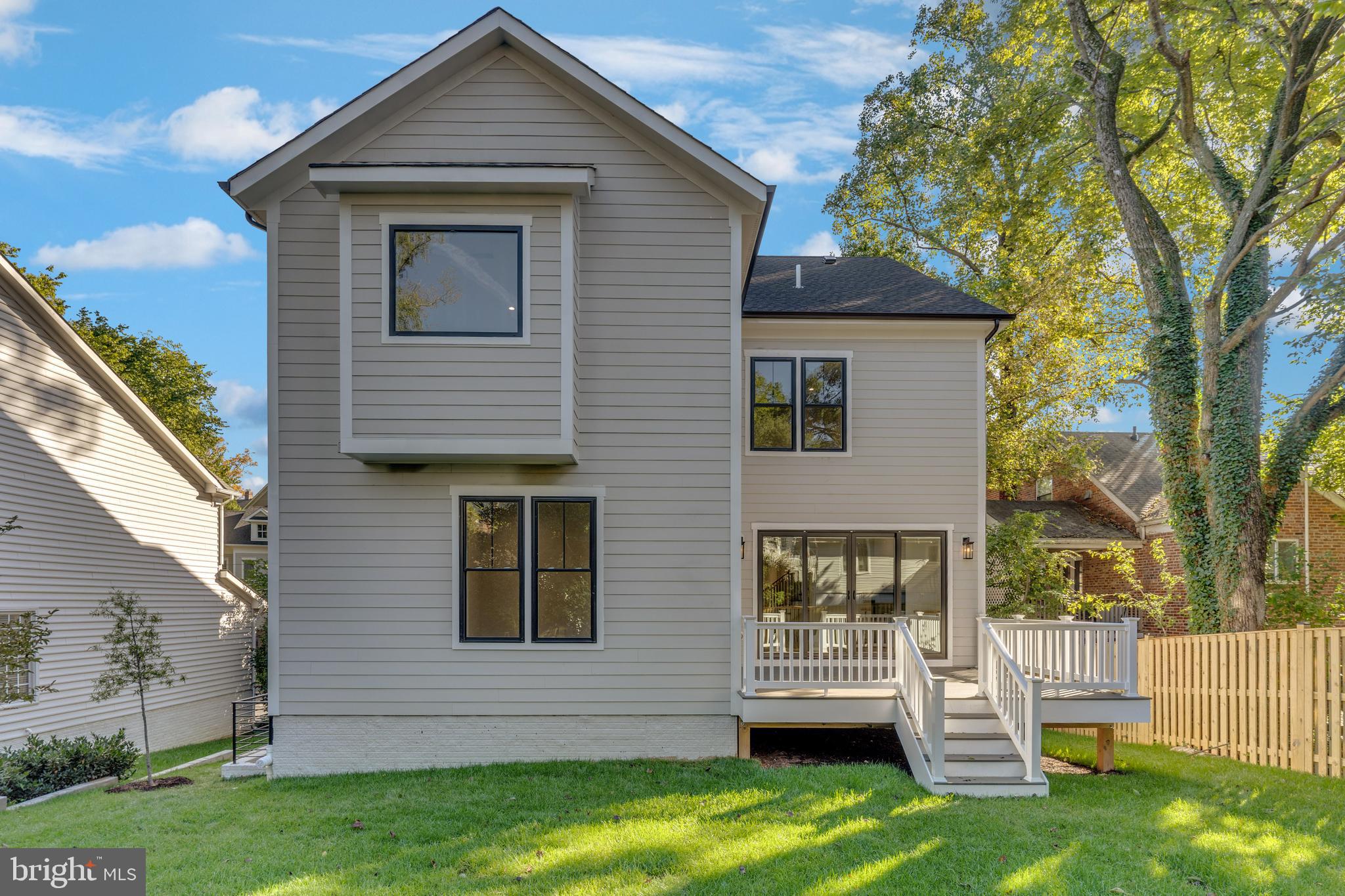 LEE HEIGHTS - Residential