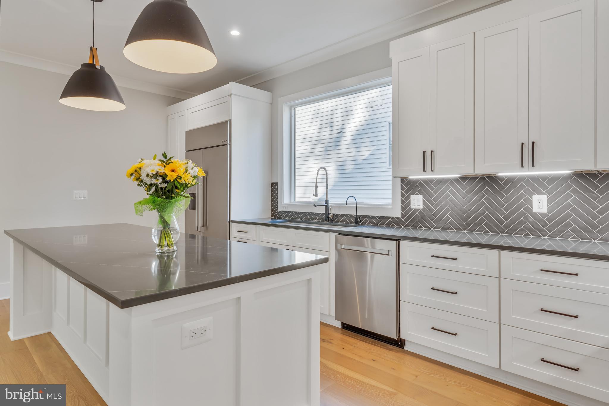 LEE HEIGHTS - Residential