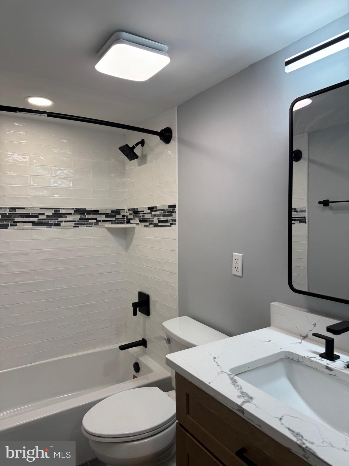 HOMELAND SOUTHWAY - Residential Lease