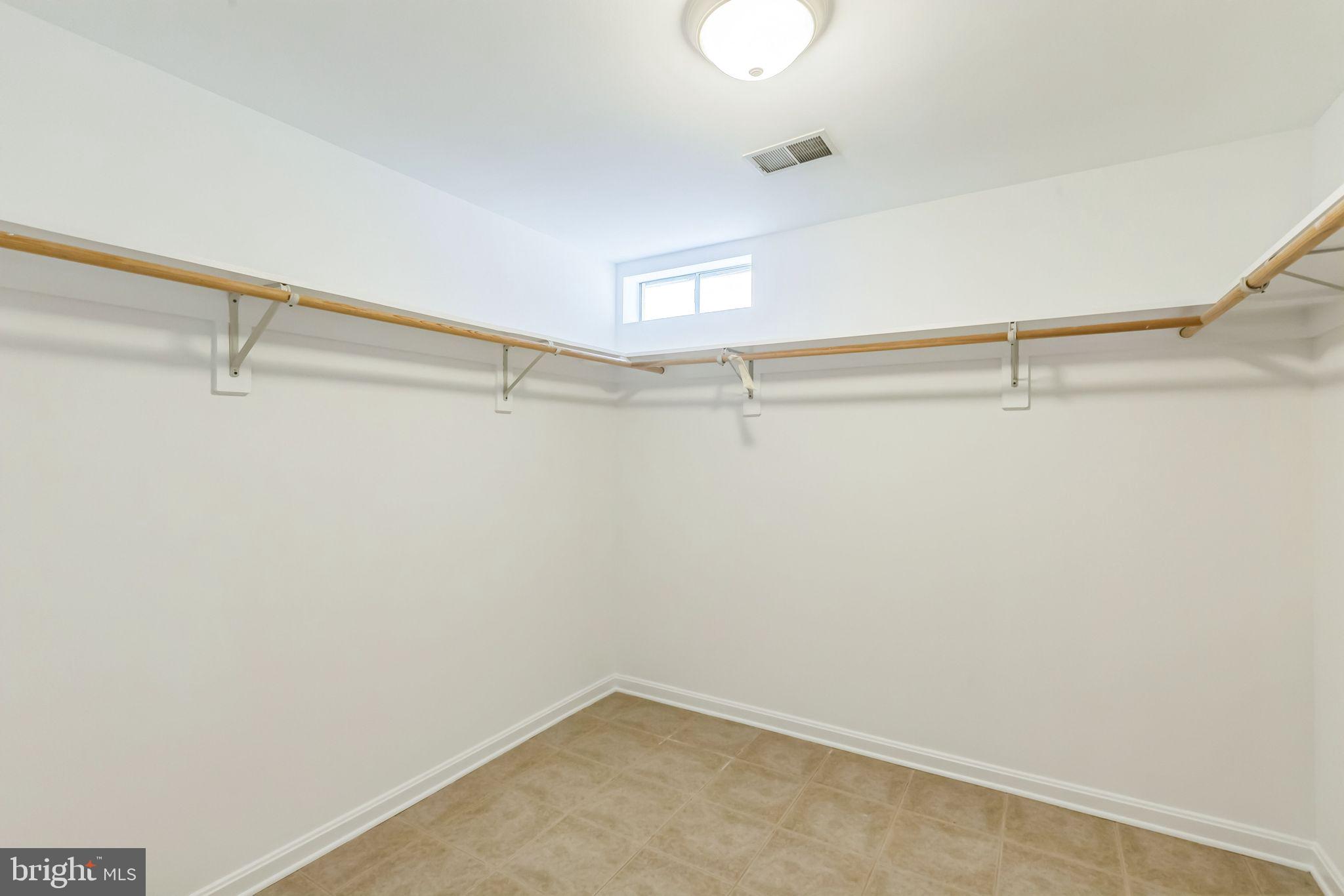 HAMPTON OAKS - Residential