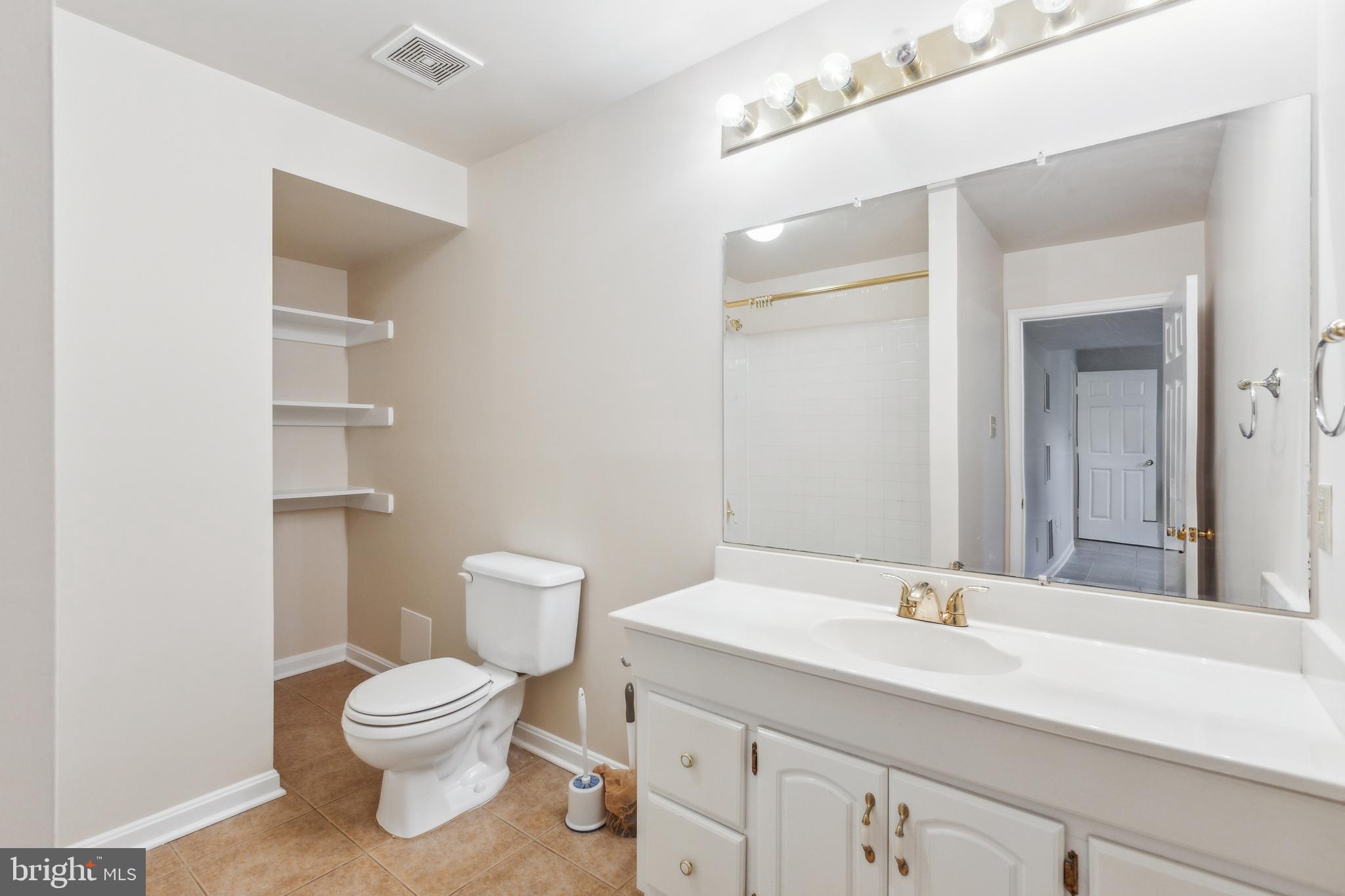 HAMPTON OAKS - Residential