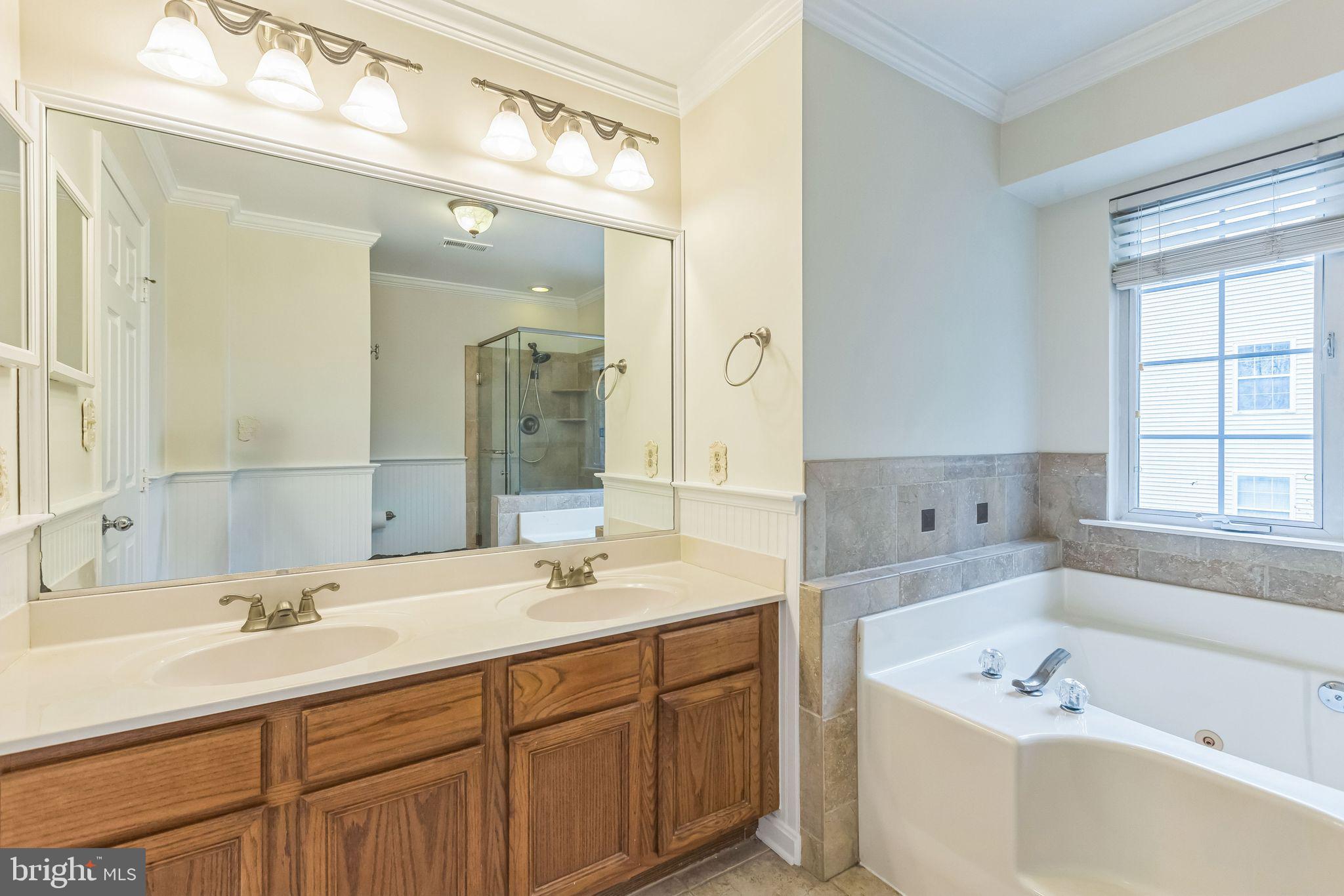 HAMPTON OAKS - Residential