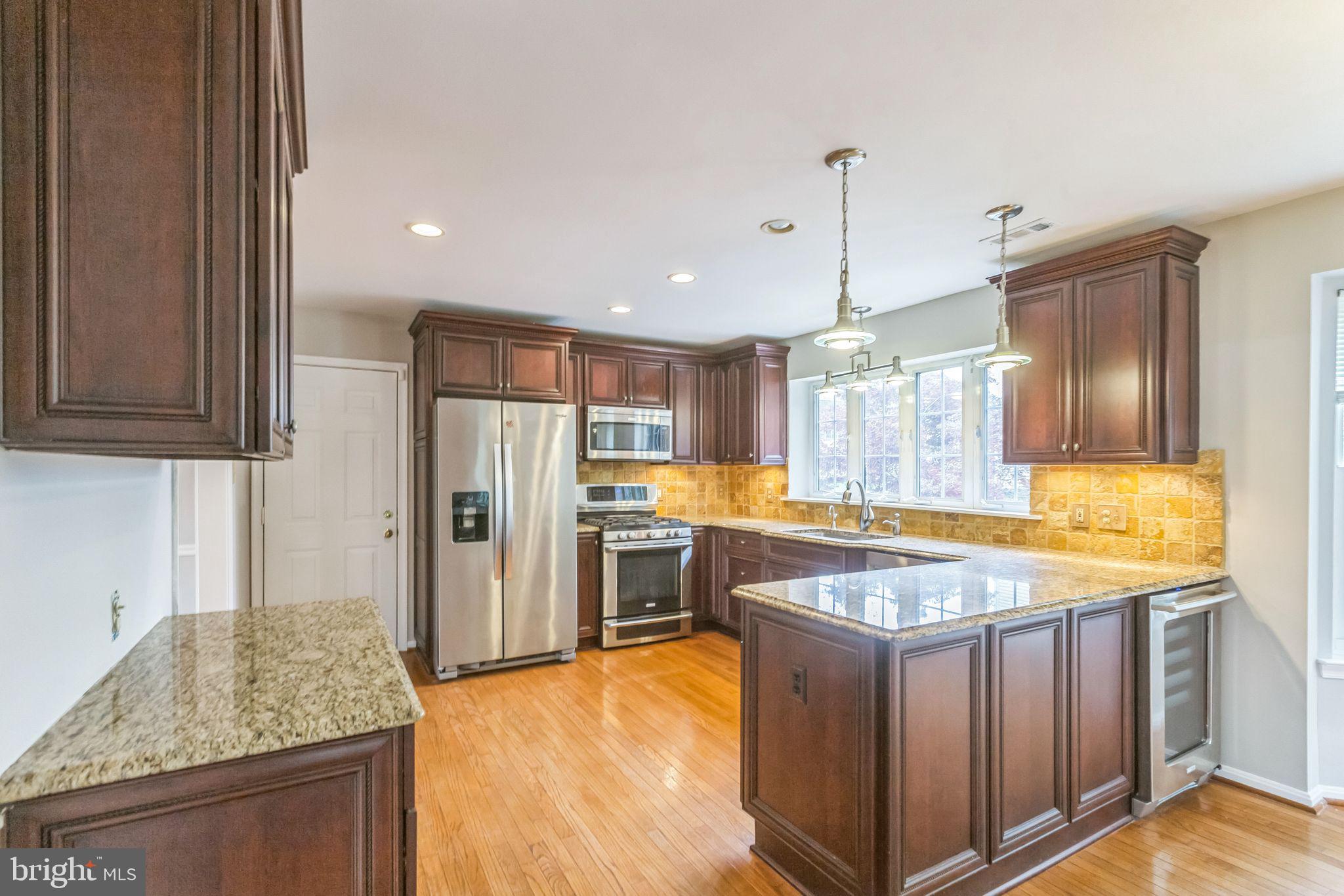 HAMPTON OAKS - Residential