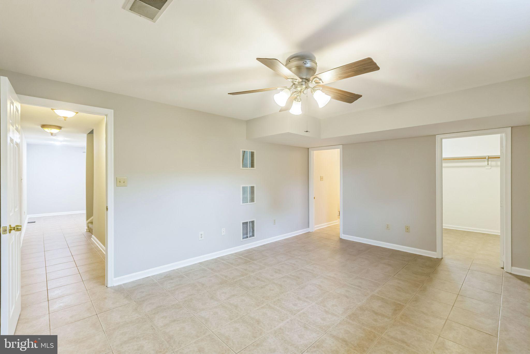 HAMPTON OAKS - Residential