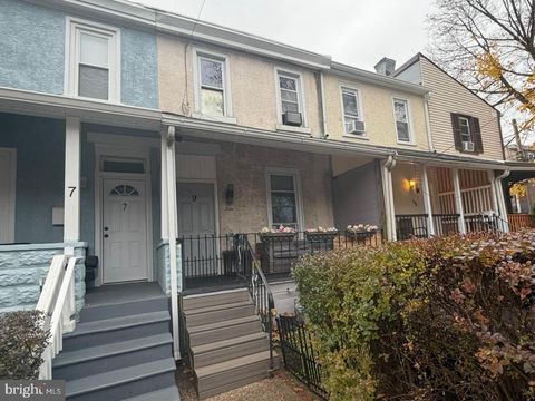 Townhouse For Sale - 9 E Basin Street<br/> NORRISTOWN, PA 19401
