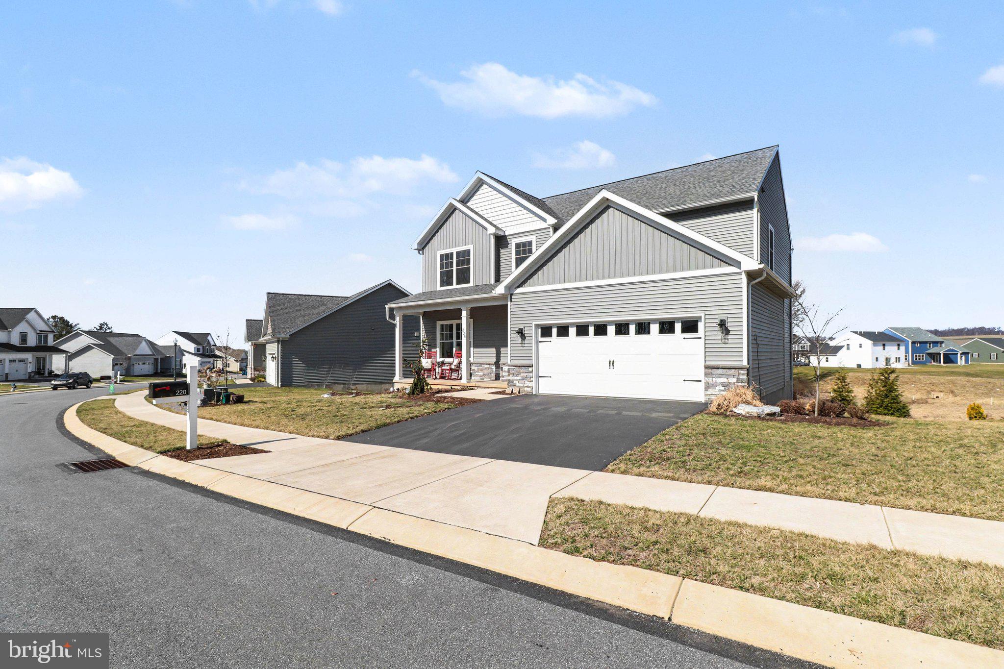 STONEYBROOK OF ELIZABETHTOWN - Residential