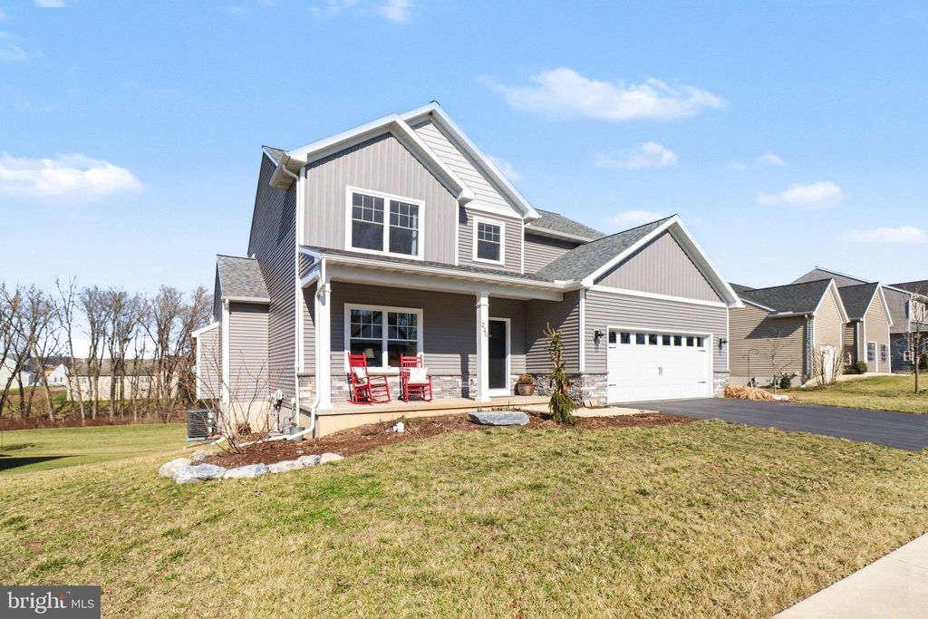 Photo of 220 Pebble Drive, ELIZABETHTOWN, PA 17022 (MLS # PALA2083706)