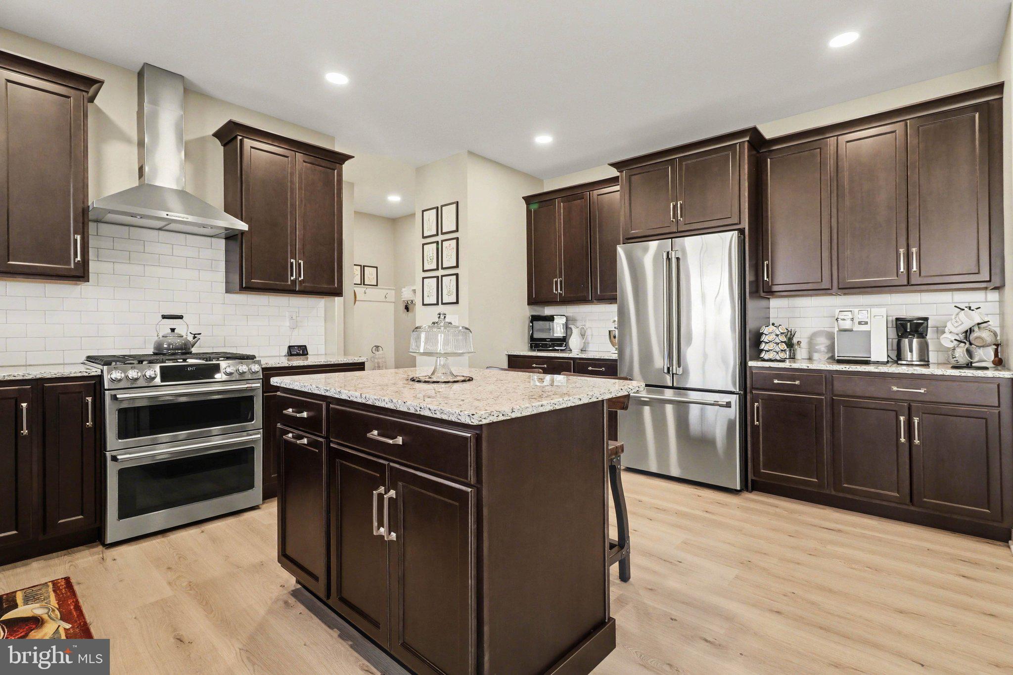 STONEYBROOK OF ELIZABETHTOWN - Residential