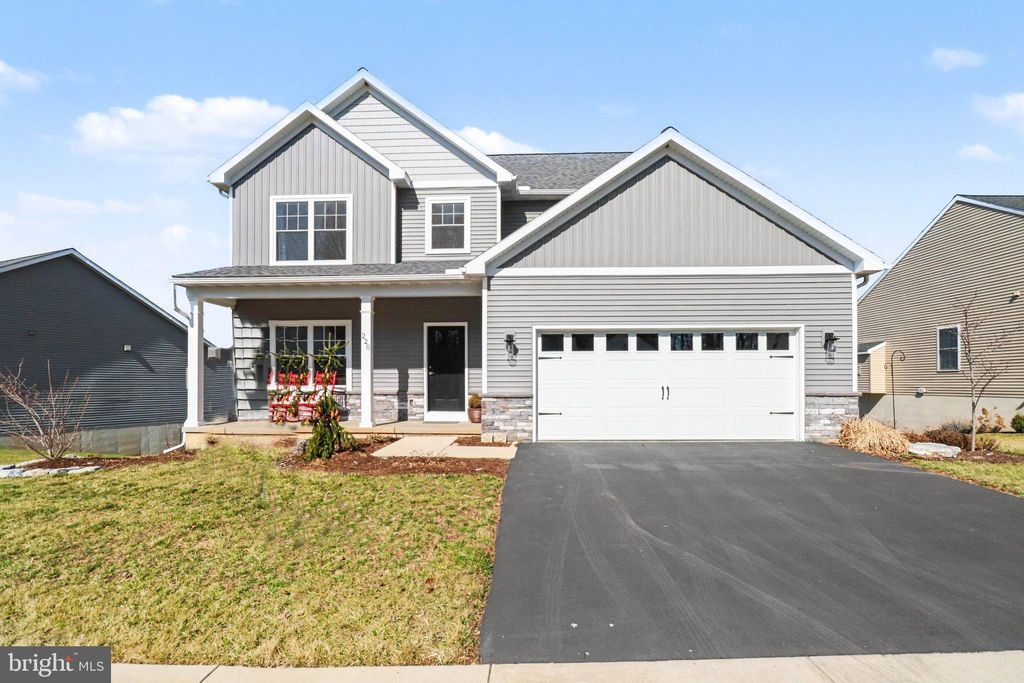 Photo of 220 Pebble Drive, ELIZABETHTOWN, PA 17022 (MLS # PALA2083706)