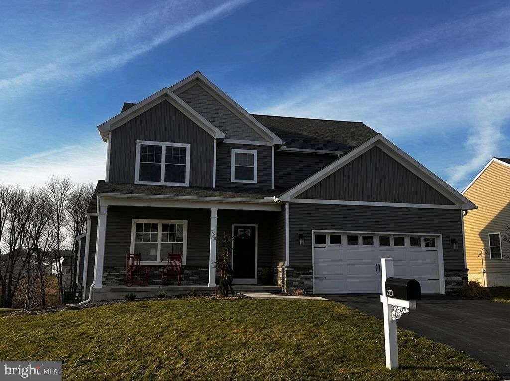 Photo of 220 Pebble Drive, ELIZABETHTOWN, PA 17022 (MLS # PALA2083706)