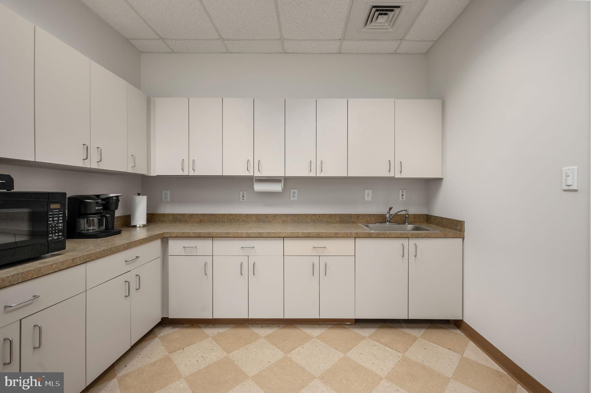 DOWNTOWN FREDERICKSBURG - Commercial Lease