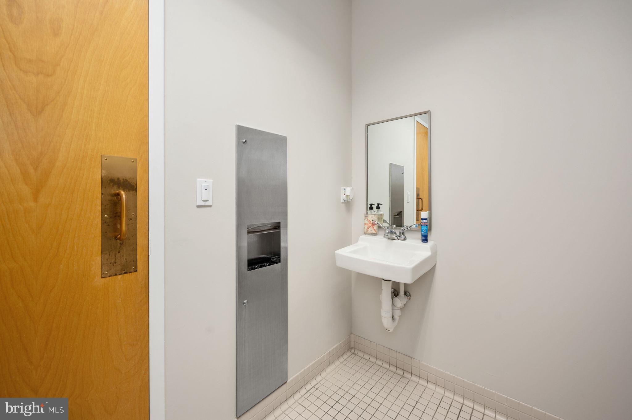 DOWNTOWN FREDERICKSBURG - Commercial Lease