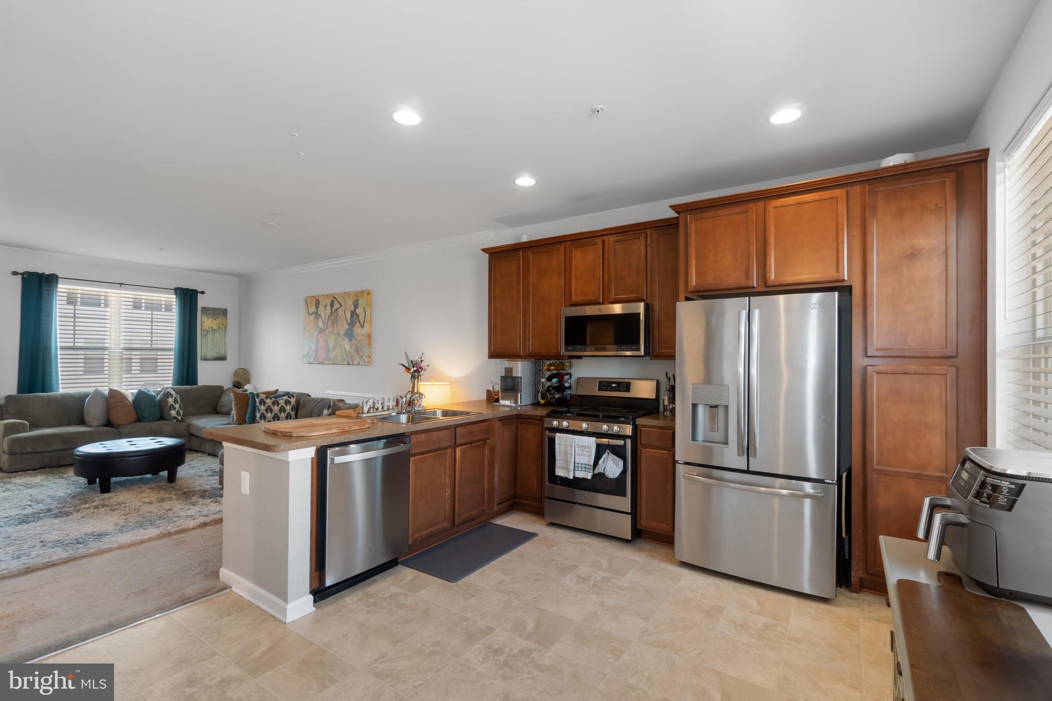 OAKWOOD VILLAGE - Residential