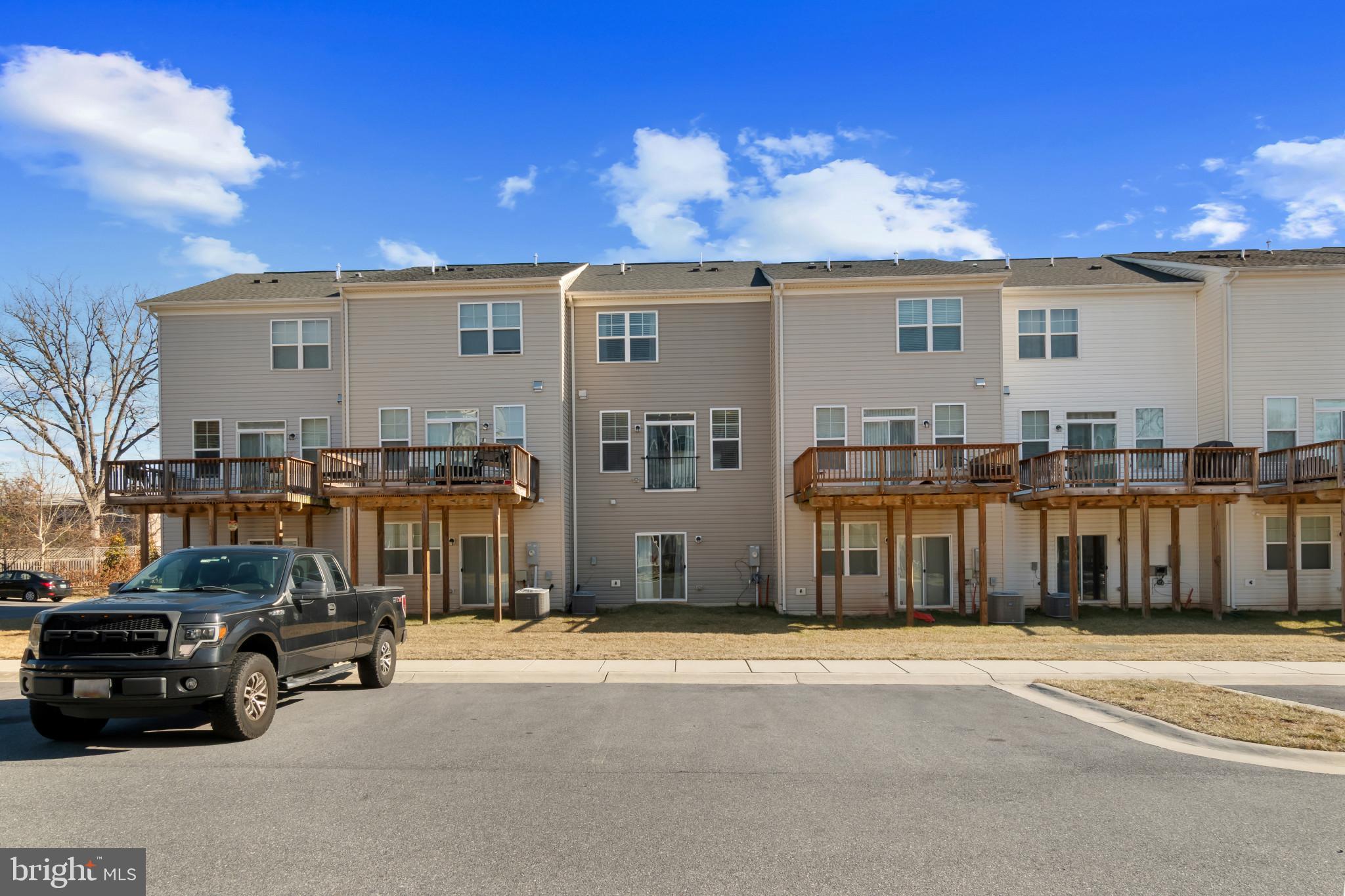 OAKWOOD VILLAGE - Residential