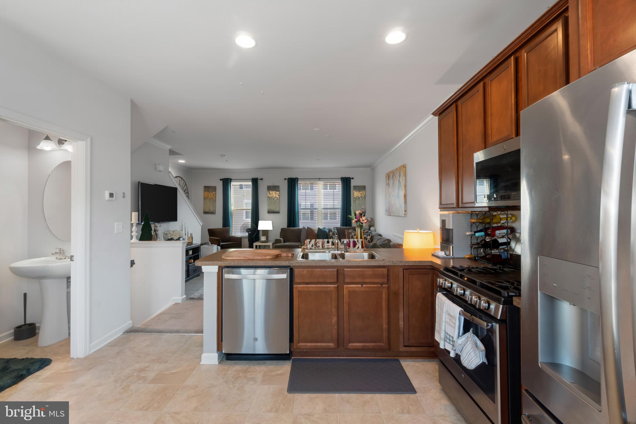 OAKWOOD VILLAGE - Residential