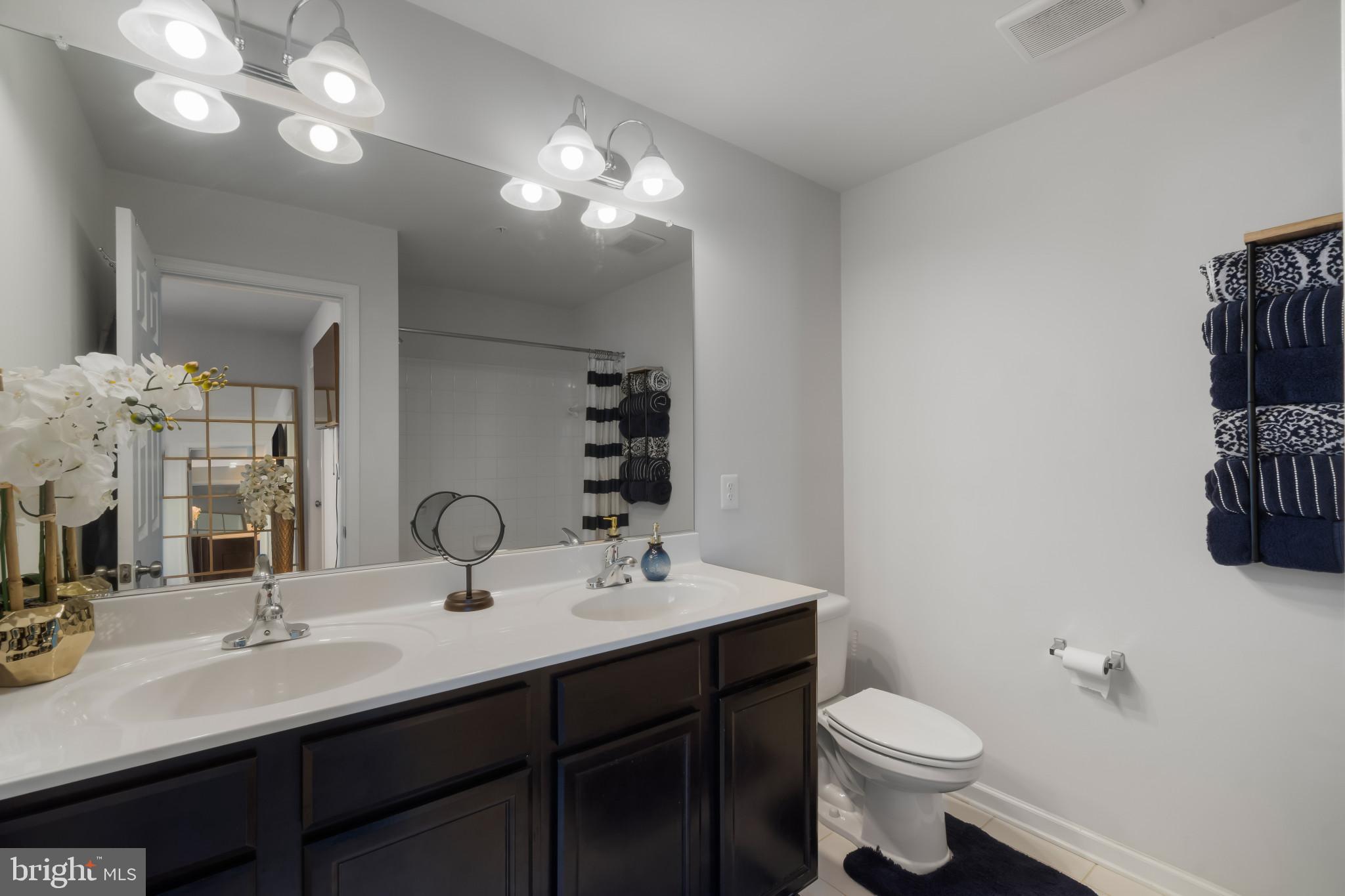 OAKWOOD VILLAGE - Residential