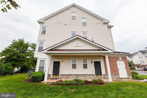 14674 SHELFORD WAY 382 GAINESVILLE VA 20155