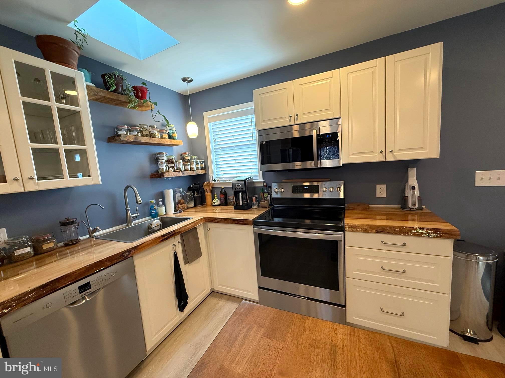 468 HALLMAN ROAD