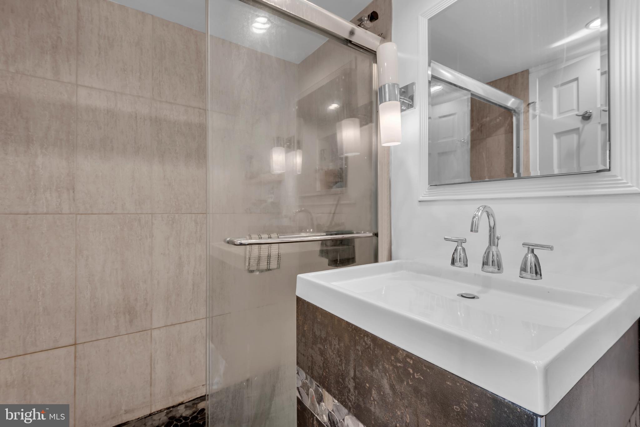 THE WATERFORD - Residential