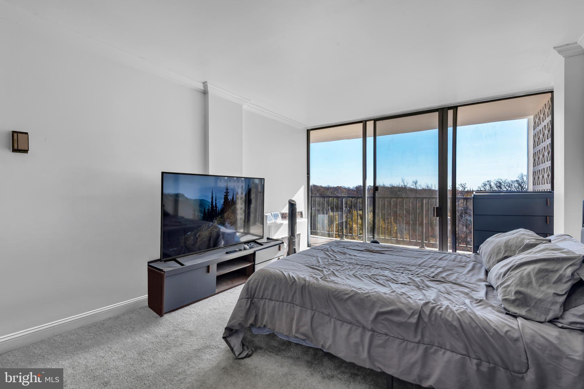 THE WATERFORD - Residential