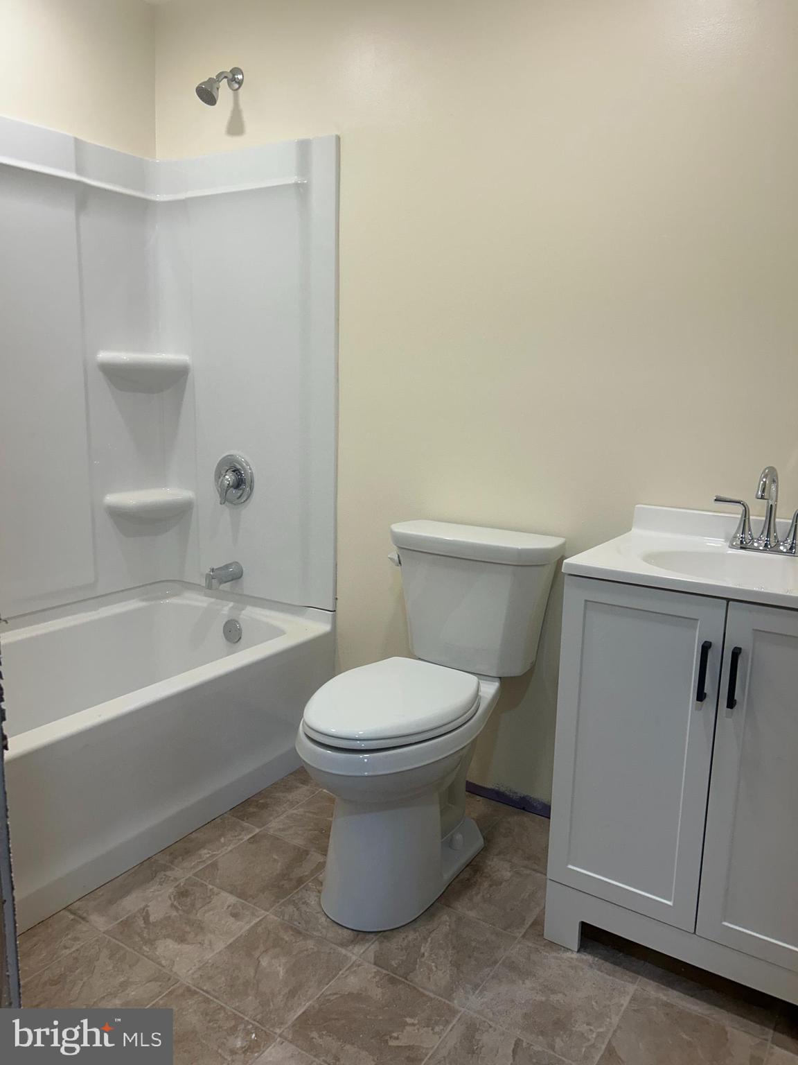 THE HIGHLANDS - Residential Lease