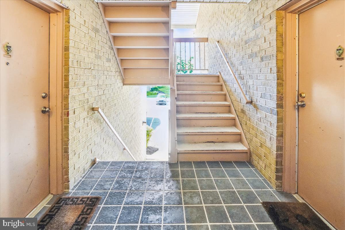 LONG REACH KNOLLS - Residential Lease