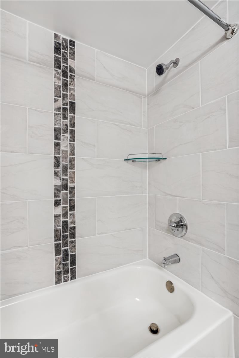 LONG REACH KNOLLS - Residential Lease