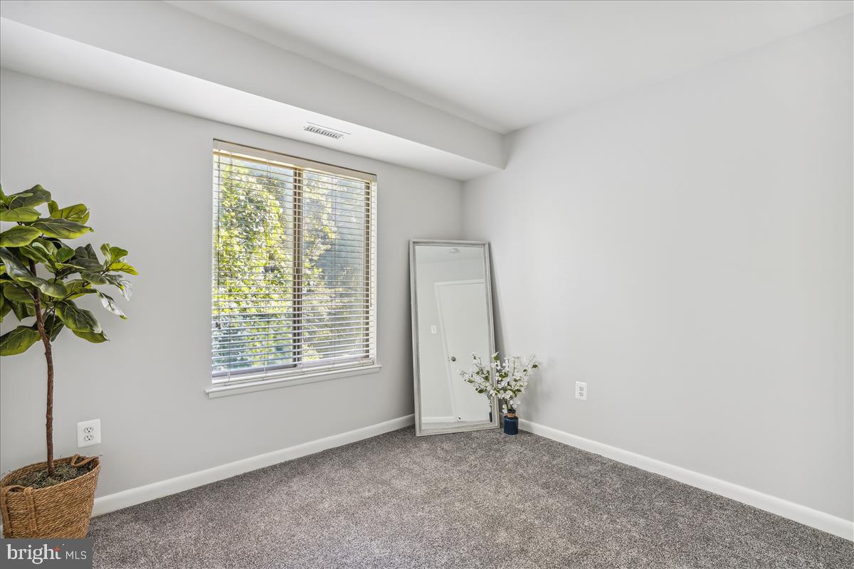 LONG REACH KNOLLS - Residential Lease