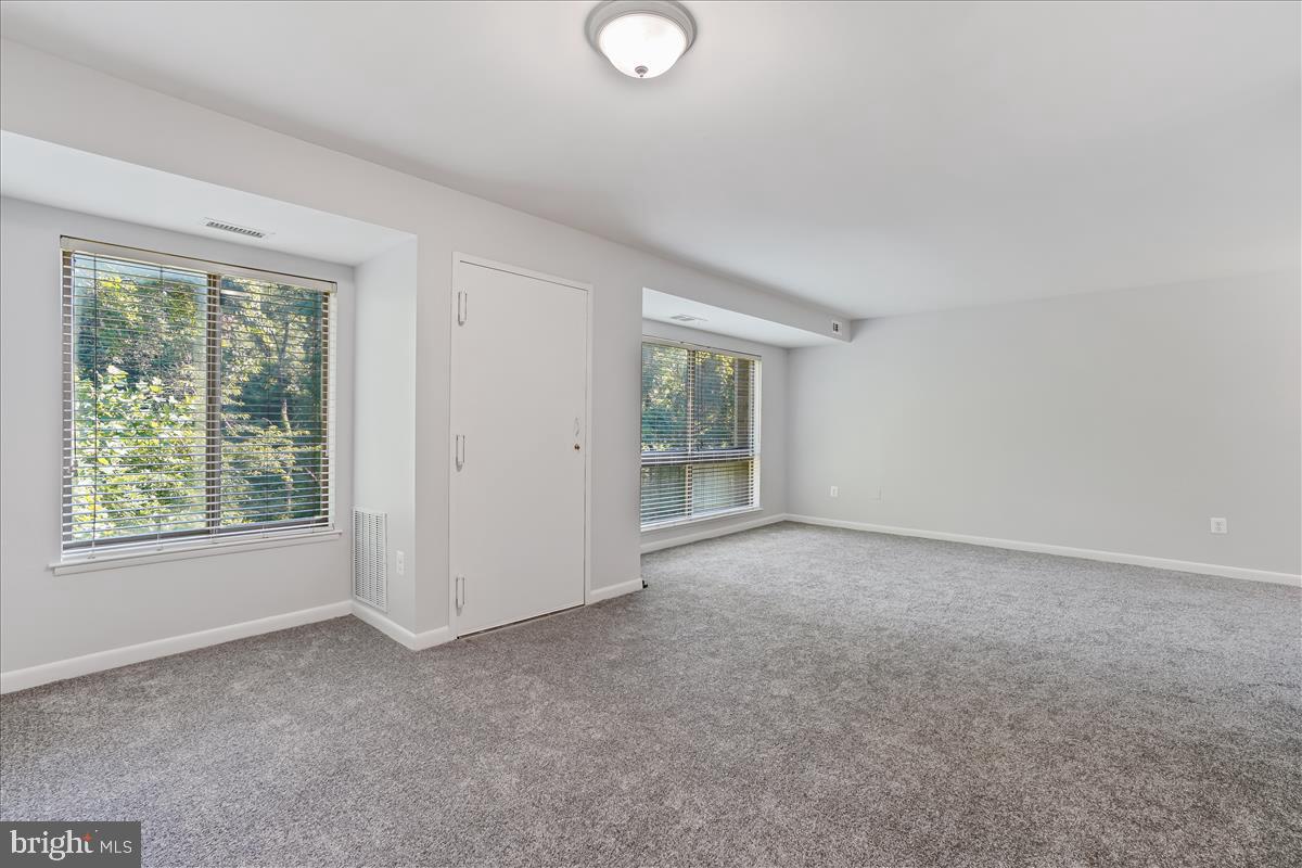 LONG REACH KNOLLS - Residential Lease