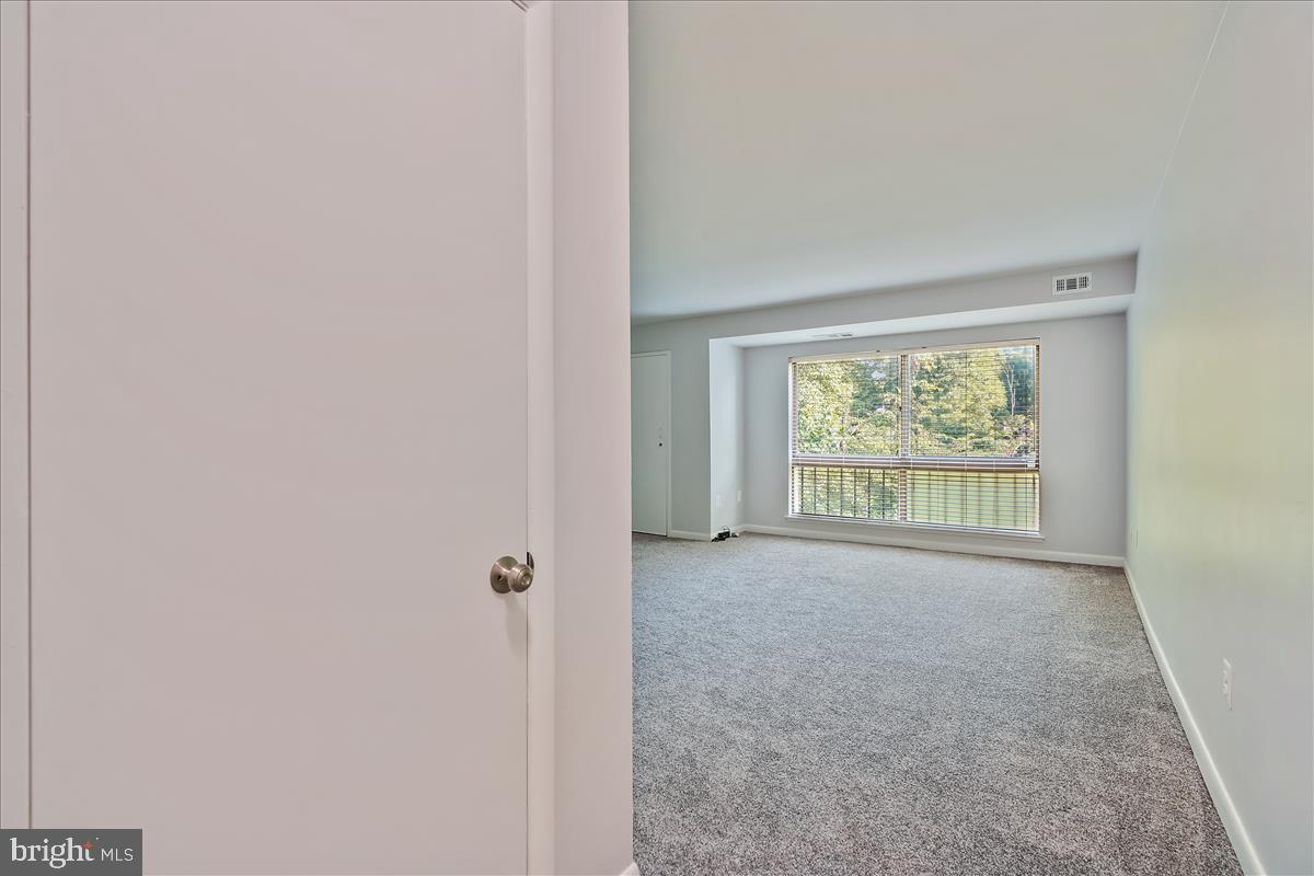 LONG REACH KNOLLS - Residential Lease