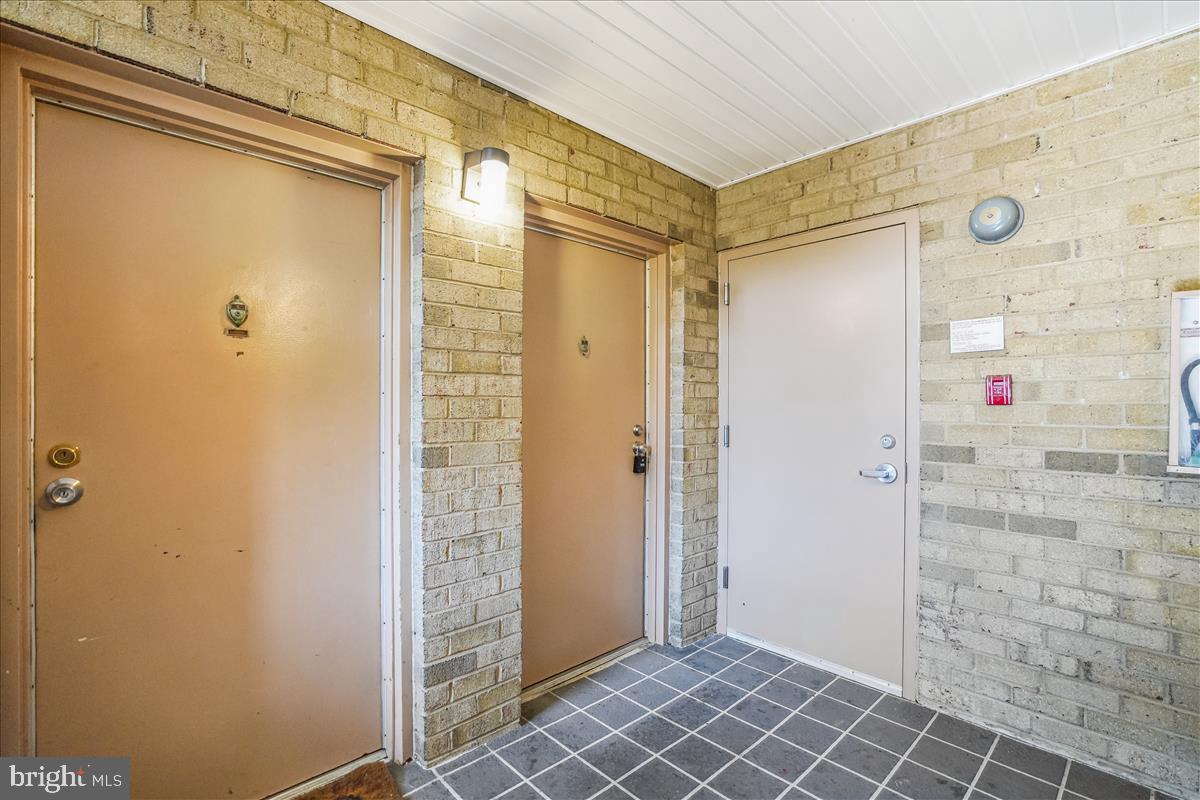 LONG REACH KNOLLS - Residential Lease