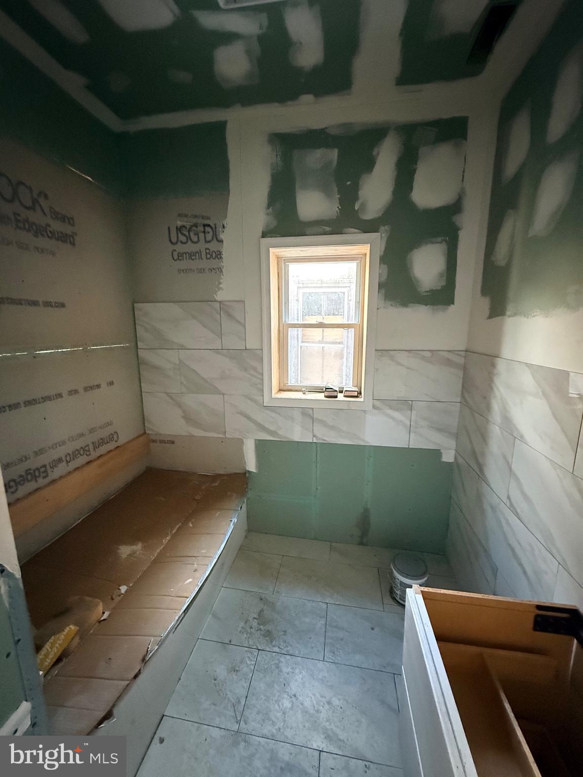 3342 N SMEDLEY STREET