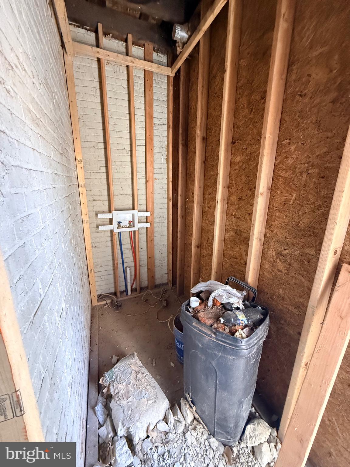 3342 N SMEDLEY STREET