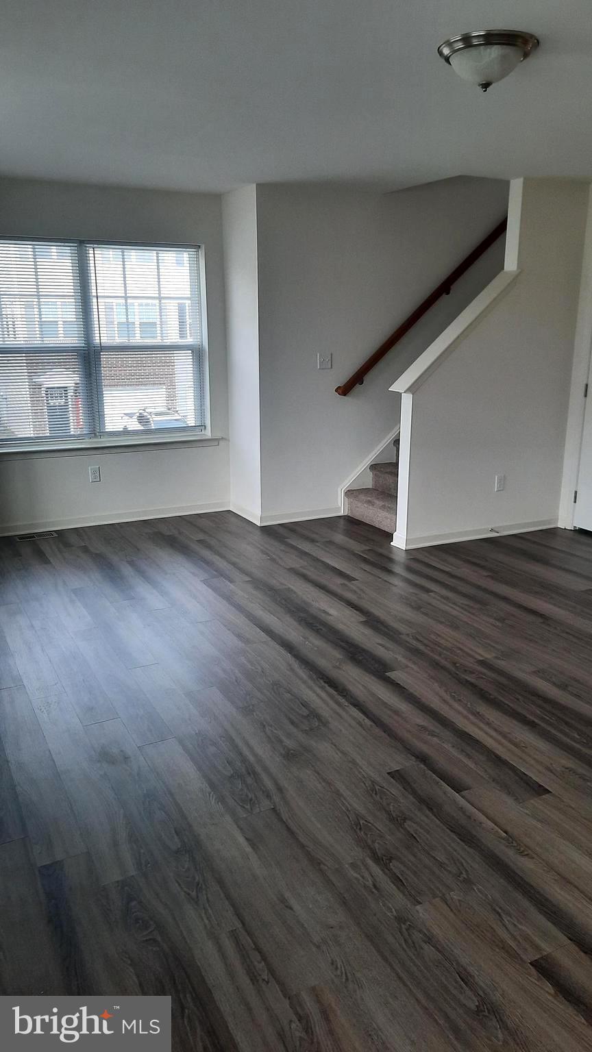 ADMIRALS QUAY - Residential Lease