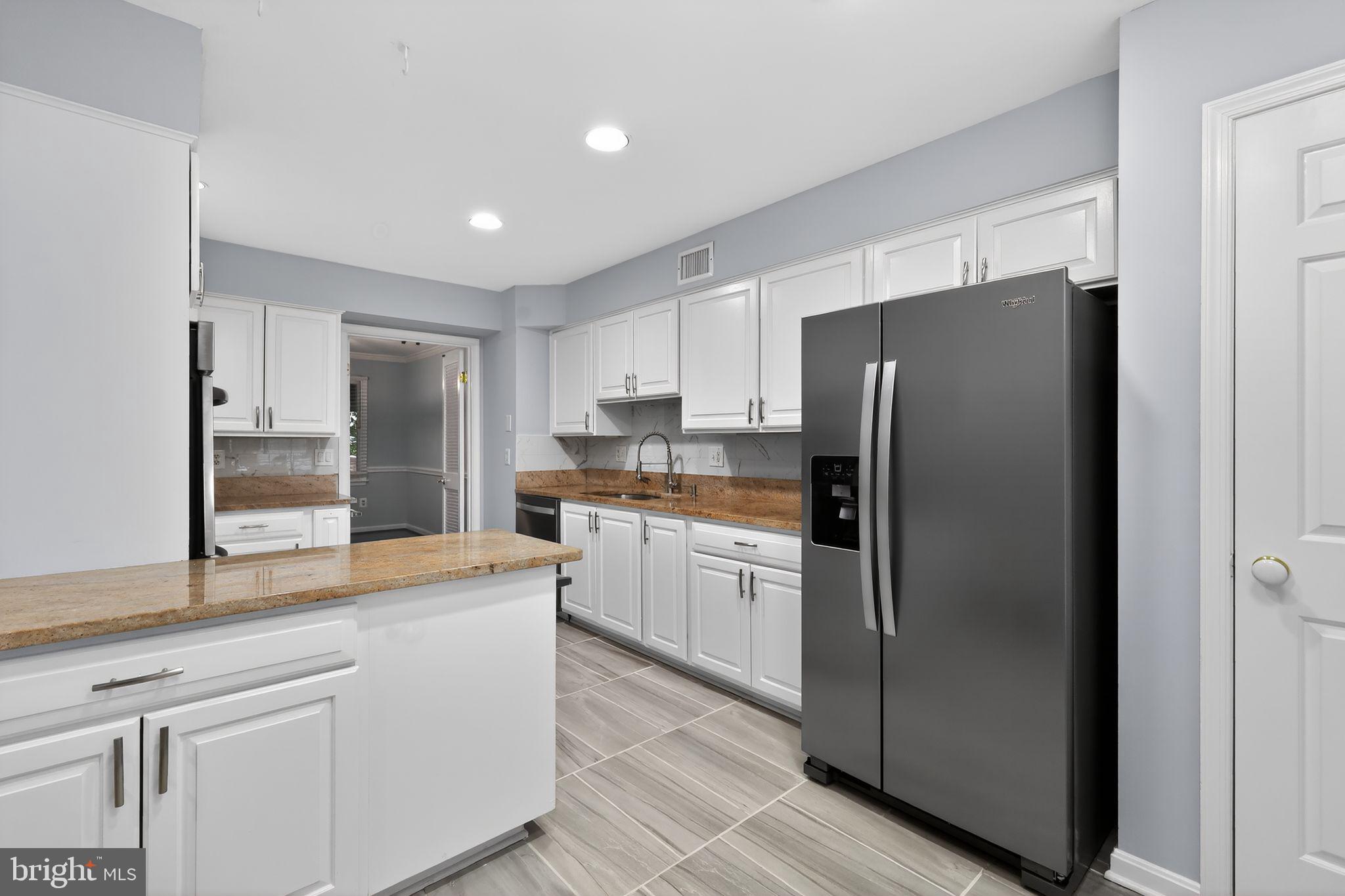 LEWINSVILLE SQUARE - Residential