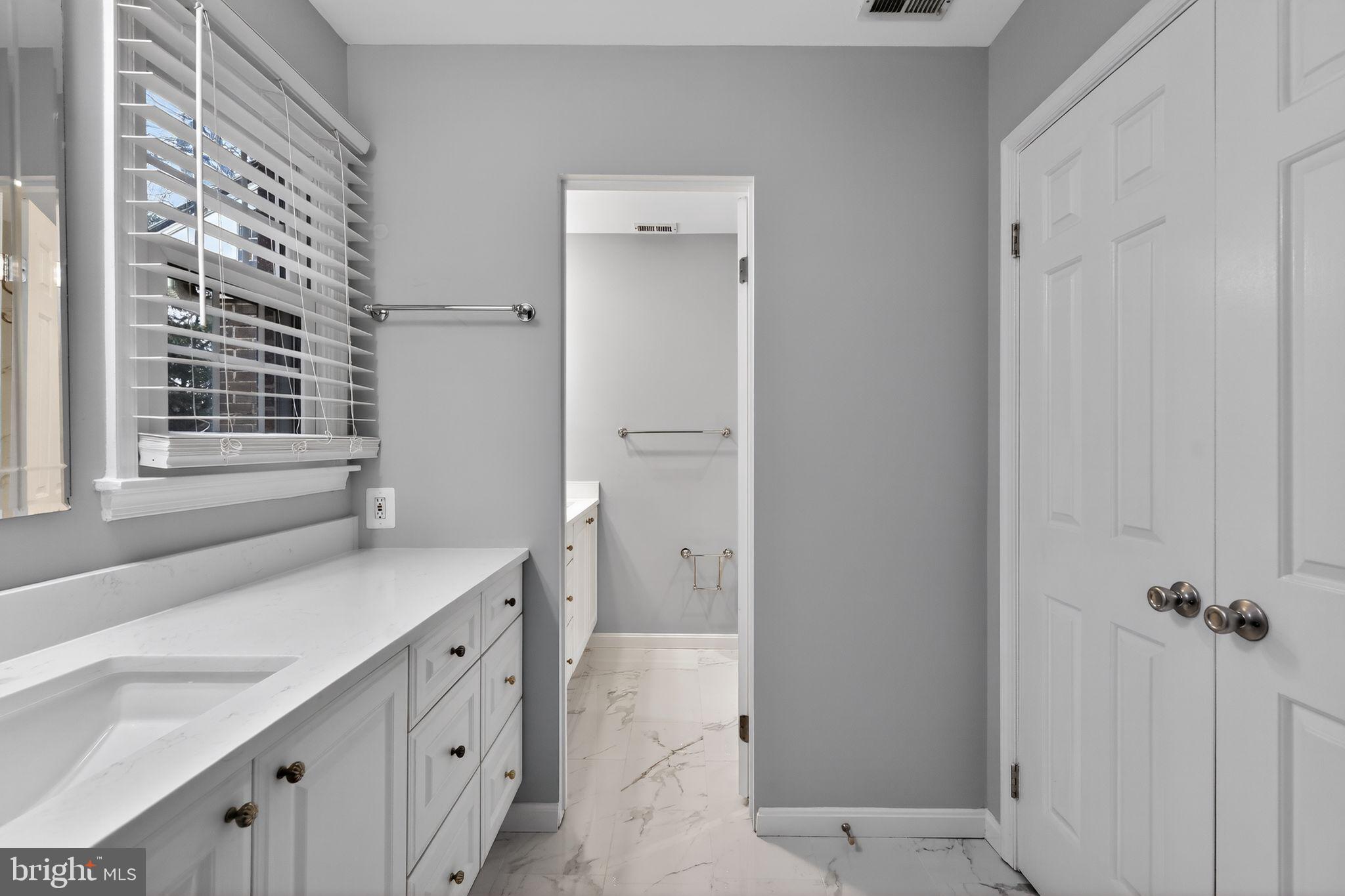 LEWINSVILLE SQUARE - Residential