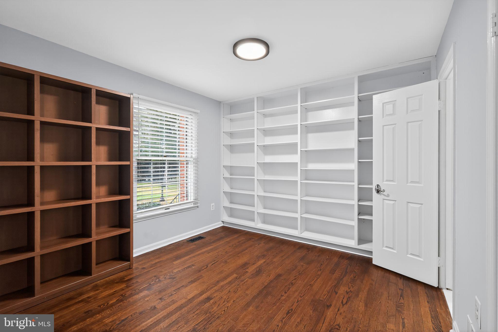 LEWINSVILLE SQUARE - Residential