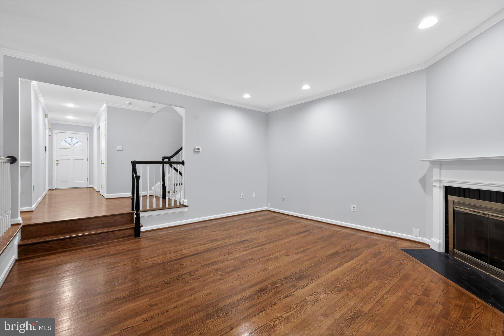 LEWINSVILLE SQUARE - Residential