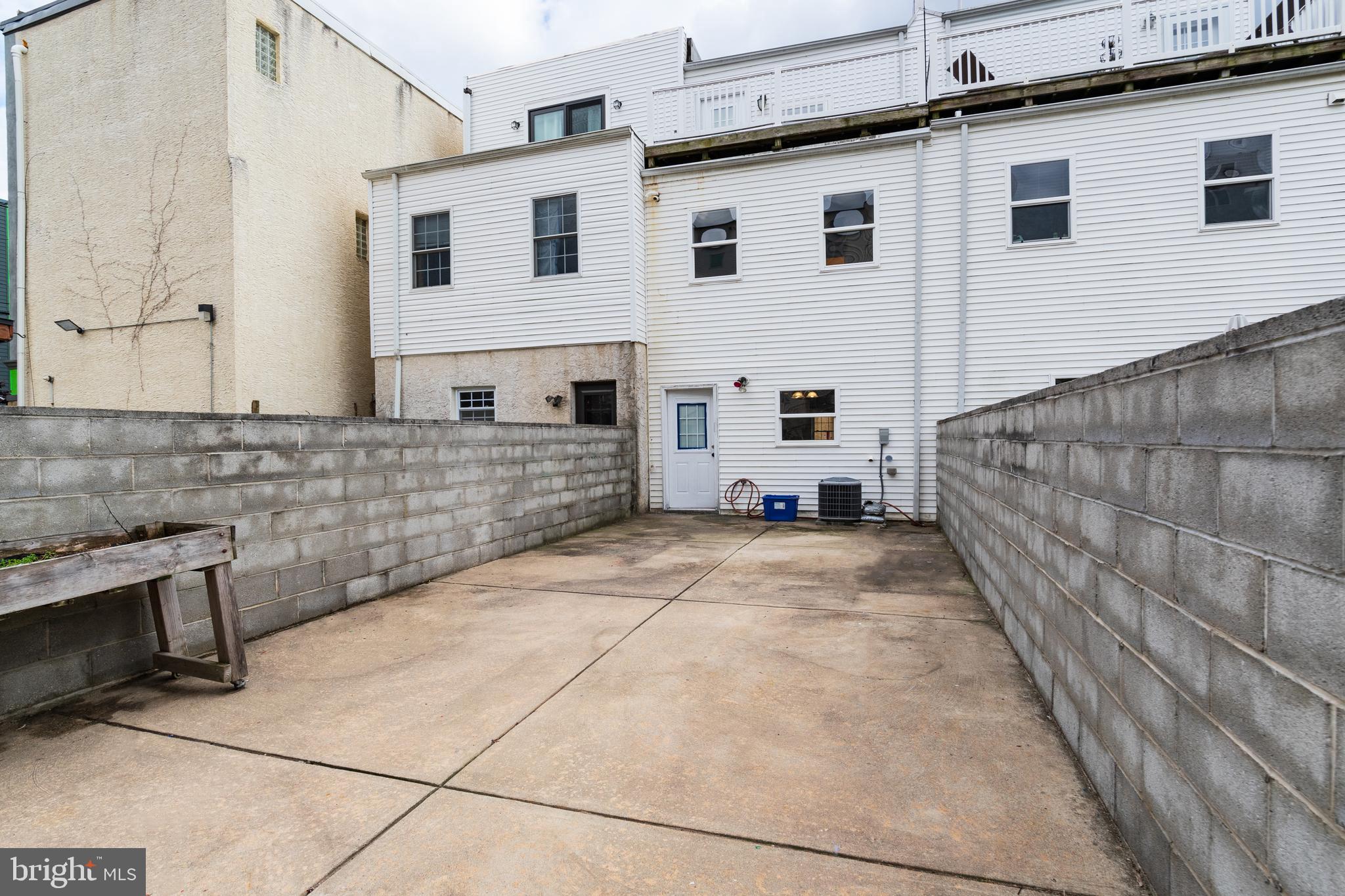 POINT BREEZE - Residential Lease