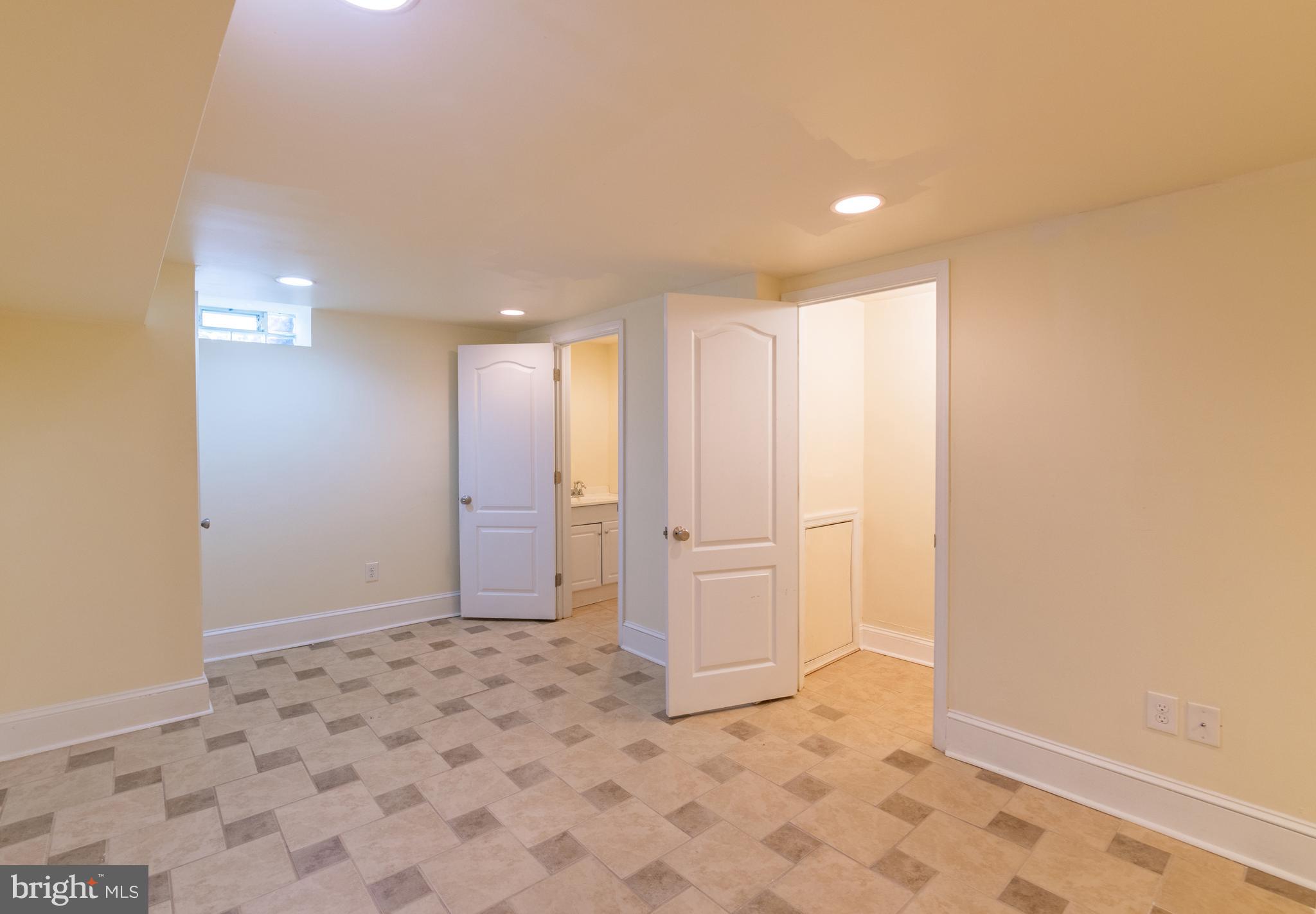 POINT BREEZE - Residential Lease