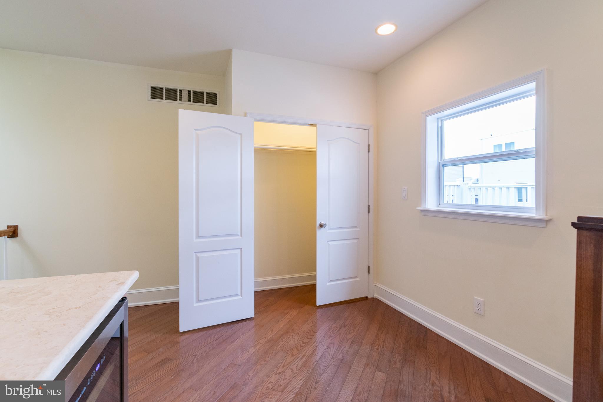 POINT BREEZE - Residential Lease