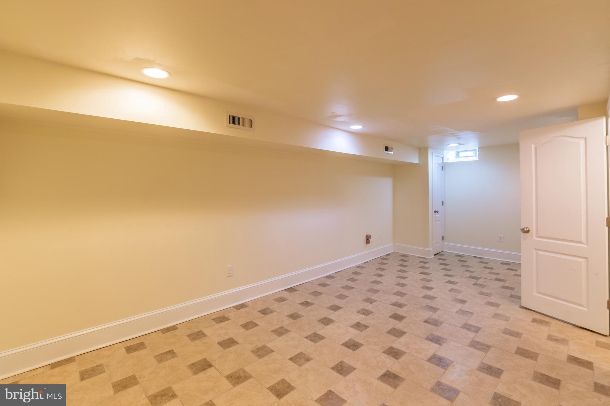 POINT BREEZE - Residential Lease