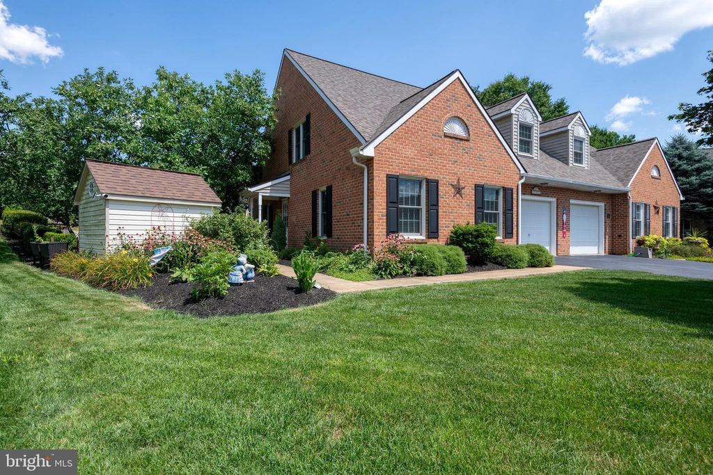 Photo of 306 PENNRIDGE AVE, MOUNTVILLE, PA 17554 (MLS # PALA2037854)