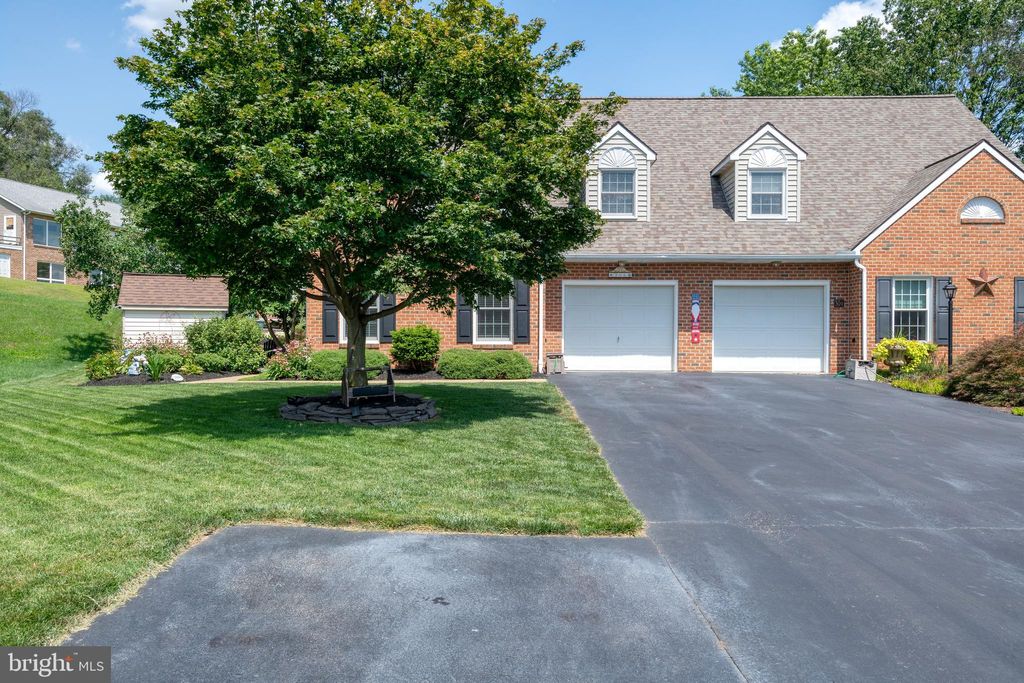 Photo of 306 PENNRIDGE AVE, MOUNTVILLE, PA 17554 (MLS # PALA2037854)