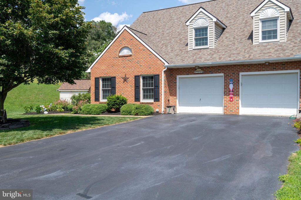 Photo of 306 PENNRIDGE AVE, MOUNTVILLE, PA 17554 (MLS # PALA2037854)