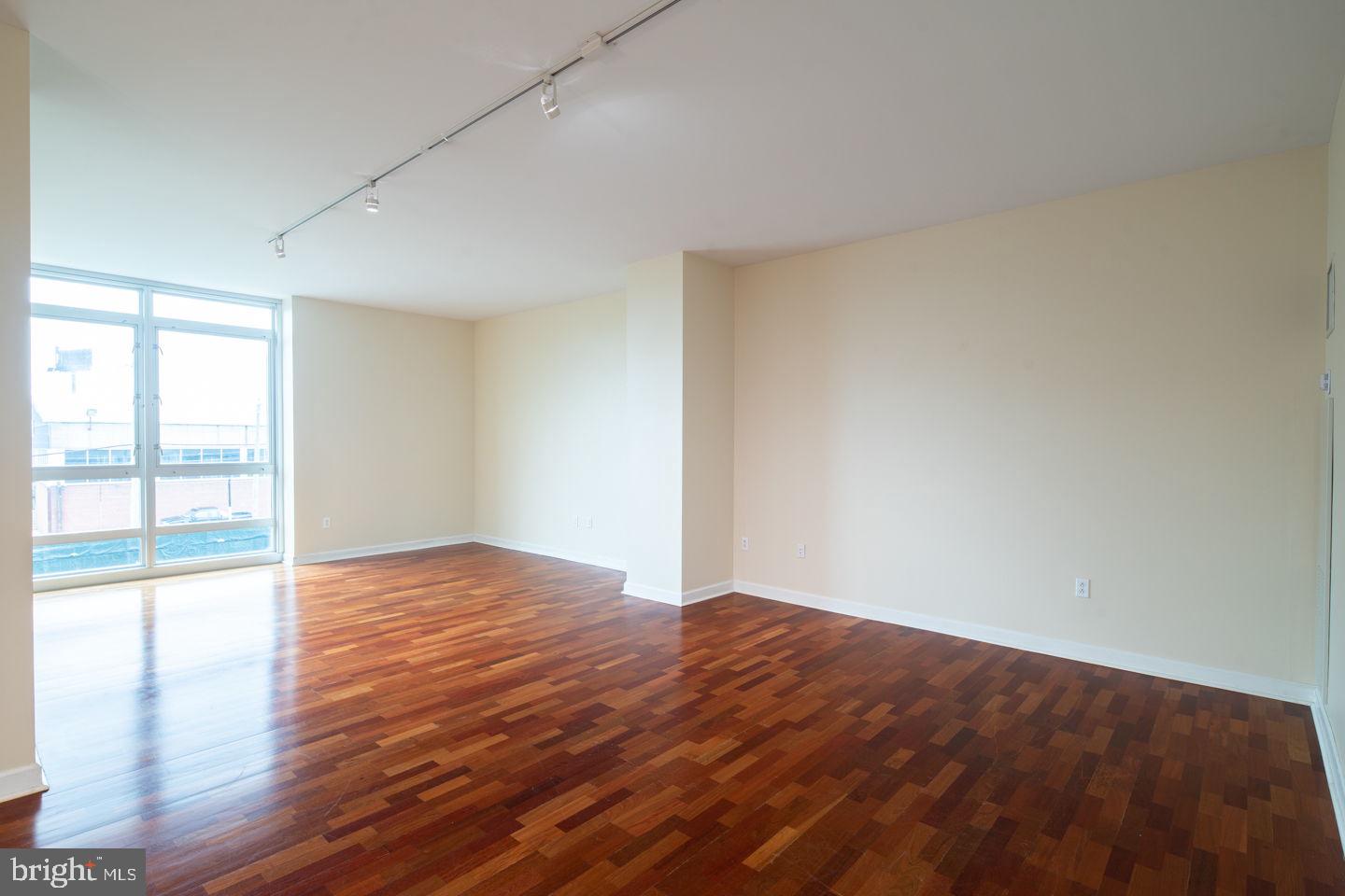 WATERFRONT SQUARE - Residential Lease