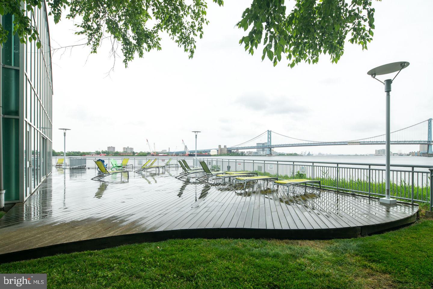 WATERFRONT SQUARE - Residential Lease