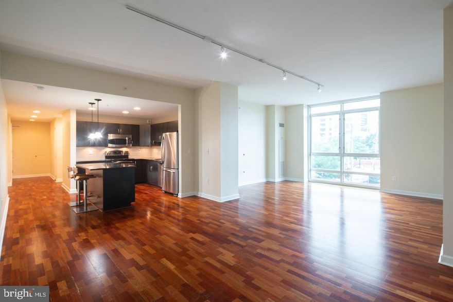 Over 1,200 SQFT of Luxury living! Welcome to the Waterfront Square Condominiums.  Located in Philadelphia''s best kept secret consisting of 9.5 Acre Gated Community on the Philadelphia Waterfront! This self-contained enclave has its own security, 24 hour manned Guard Gate, onsite Parking, and Valet Services. Luxury Amenities Include A Grand House with Magnificent European-Style Spa (offering massages and facials), State-of-the-Art Fitness Center (classes such as Yoga and Pilates 4 days a week), Riverfront Sundeck, and Semi-Olympic (25 Meters) Swimming Pool overlooking the Delaware River and Benjamin Franklin Bridge; Multi-Function community rooms are available for Meetings, Events, and Family Functions. The unit boasts beautiful hardwood floors, a floor-to-ceiling window, a modern and updated L-shaped kitchen with an island, 2 nicely sized bathrooms, and a sizable bedroom. Amazing location near Filmore, North Bowl, Craft Hall, and so much more!