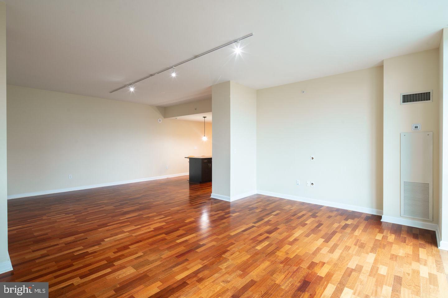 WATERFRONT SQUARE - Residential Lease