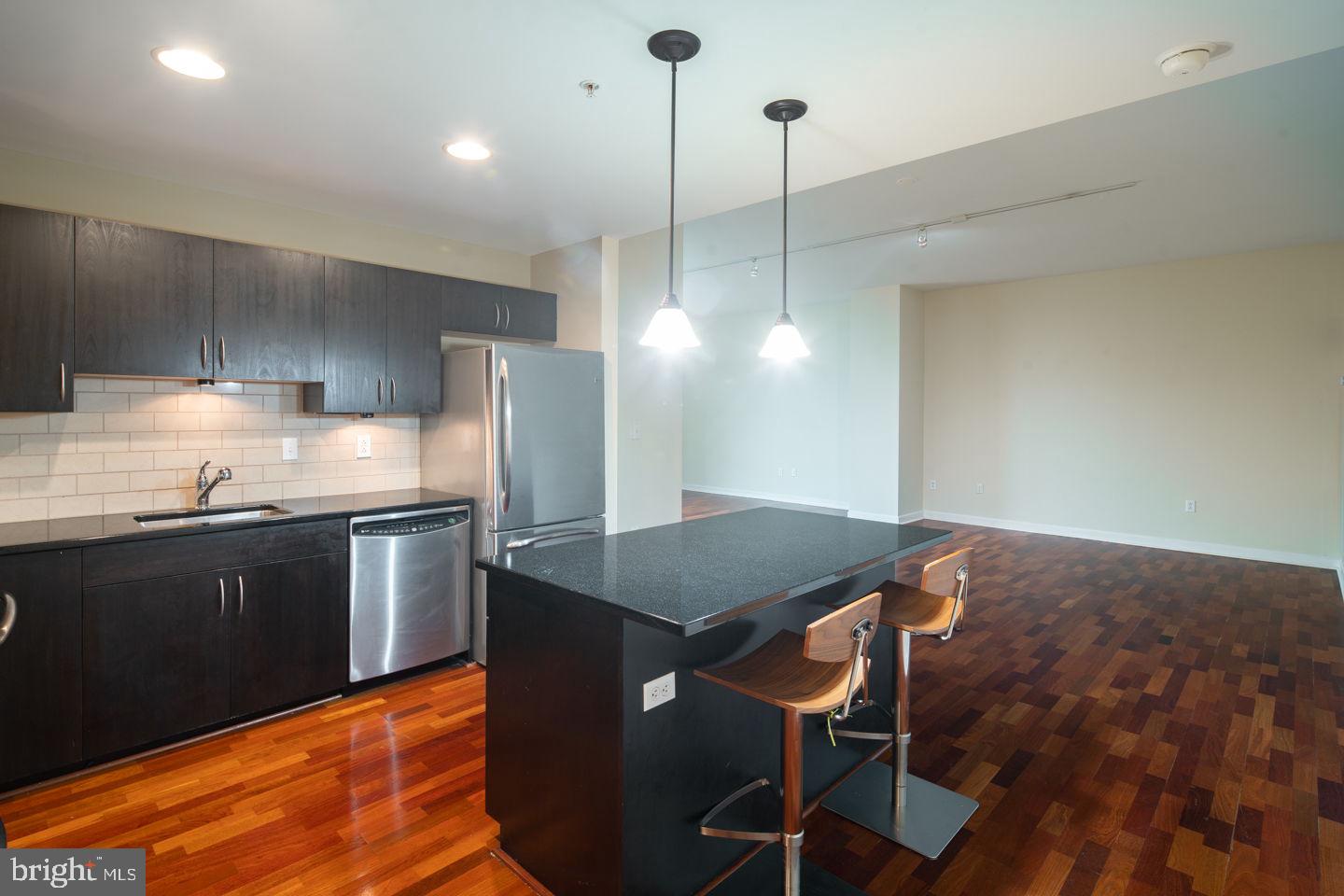 WATERFRONT SQUARE - Residential Lease